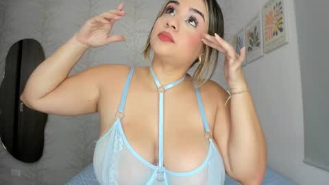 Layla Vanegas online show from 28, 2, 2025