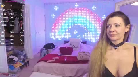 Laylaa Dreams online show from 29, 10, 2025