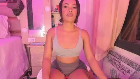 Snapshot of laylacarteer chatting on 9, 6, 2026 LAYLA online show from 9, 6, 2026