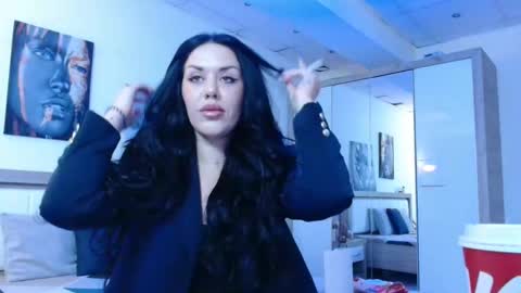 laylacruz online show from 13, 2, 2025