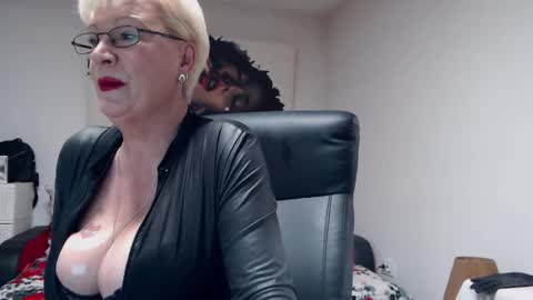 Layla online show from 25, 1, 2025