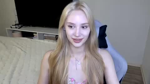 LaylaPretty001 online show from 14, 7, 2026