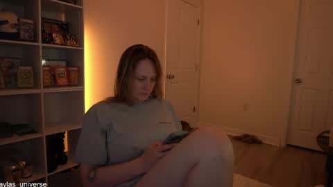 Layla Universe online show from 4, 4, 2026