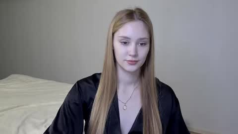 Snapshot of laylla001 chatting on 6, 1, 2025 Laylla001 online show from 6, 1, 2025