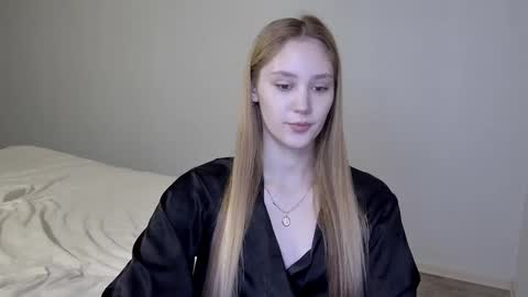 Snapshot of laylla001 chatting on 7, 1, 2025 Laylla001 online show from 7, 1, 2025