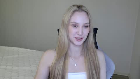 Snapshot of laylla001 chatting on 6, 10, 2025 Laylla001 online show from 6, 10, 2025