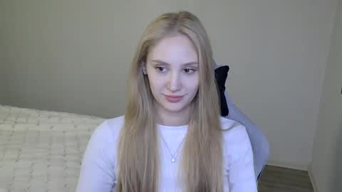 Snapshot of laylla001 chatting on 20, 10, 2025 Laylla001 online show from 20, 10, 2025