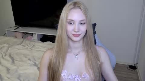 Snapshot of laylla001 chatting on 3, 3, 2026 Laylla001 online show from 3, 3, 2026