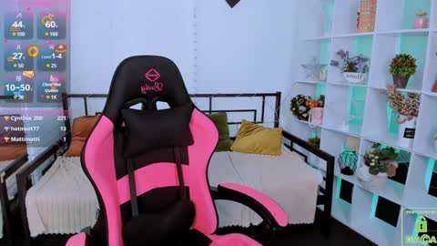 layriantavee online show from 8, 1, 2025