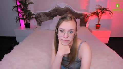 layriantavee online show from 7, 2, 2025