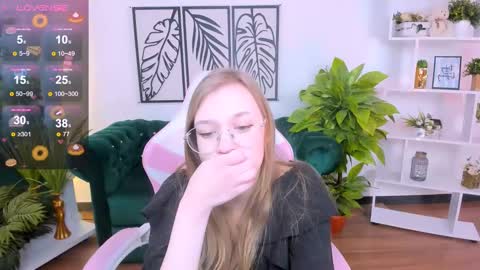 layriantavee online show from 11, 2, 2025