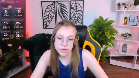 layriantavee online show from 7, 3, 2025