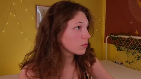Snapshot of lea_belle_ chatting on 9, 10, 2025 Lea online show from 9, 10, 2025