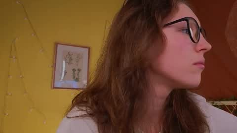 Snapshot of lea_belle_ chatting on 18, 11, 2025 Lea online show from 18, 11, 2025