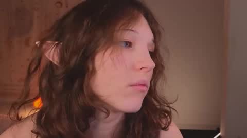 Snapshot of lea_belle_ chatting on 25, 11, 2025 Lea online show from 25, 11, 2025