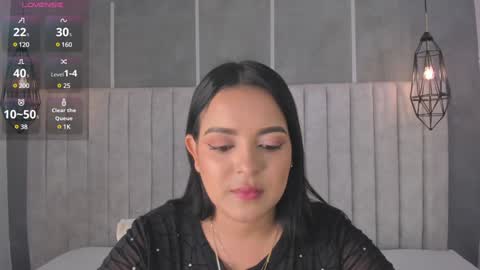 Snapshot of lea_gray chatting on 1, 2, 2025 online show from 1, 2, 2025