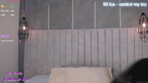 Snapshot of lea_gray chatting on 8, 2, 2025 online show from 8, 2, 2025