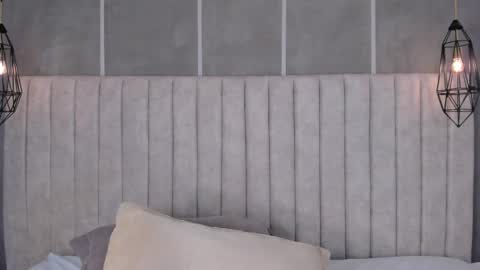 Snapshot of lea_gray chatting on 4, 3, 2025 online show from 4, 3, 2025