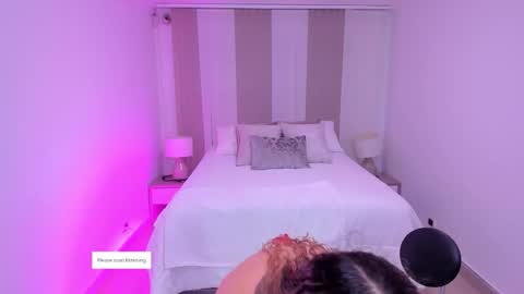 Snapshot of leah_greyy chatting on 27, 10, 2025 Leah Greyy online show from 27, 10, 2025