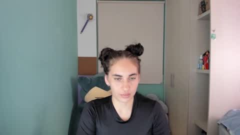 Snapshot of leah_sm chatting on 17, 1, 2025 Laura online show from 17, 1, 2025