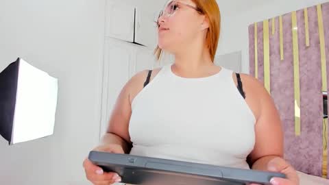 Leah  online show from 15, 2, 2025