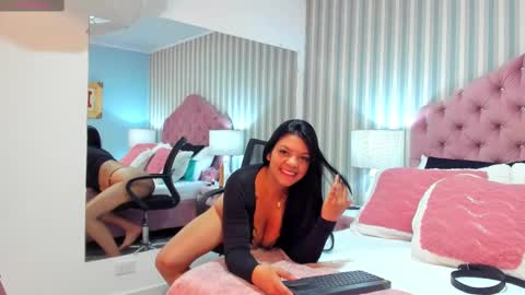 Leah Fontana online show from 29, 1, 2025