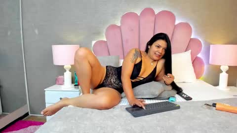 Leah Fontana online show from 7, 2, 2025