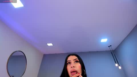 leahlombardi_ online show from 4, 12, 2025