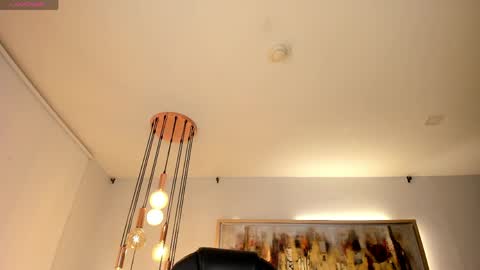 leahlombardi_ online show from 19, 4, 2026