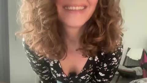 Snapshot of leahsparkles chatting on 17, 3, 2026 Leah Sparkles online show from 17, 3, 2026