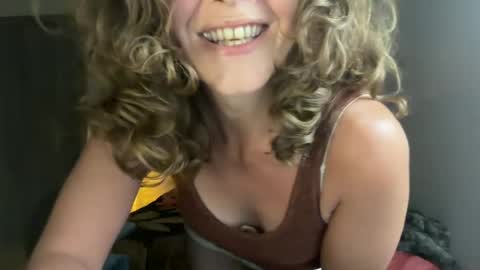 Leah Sparkles online show from 8, 7, 2026