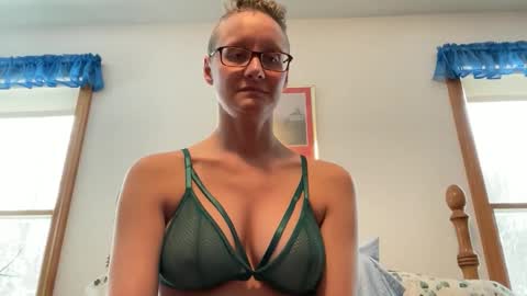 Lee online show from 4, 12, 2025