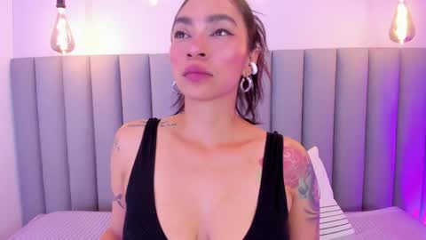 Snapshot of leamonroe__ chatting on 28, 5, 2026 Hey Im Lea online show from 28, 5, 2026