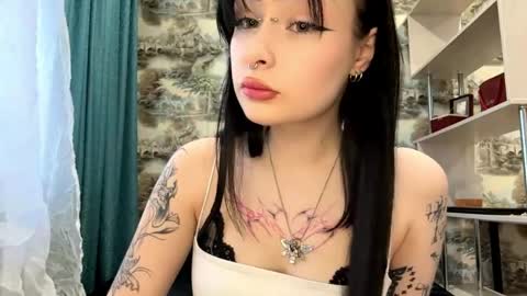 Kiki online show from 19, 4, 2026