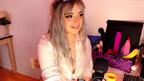 Lea Ray Pie online show from 17, 12, 2024