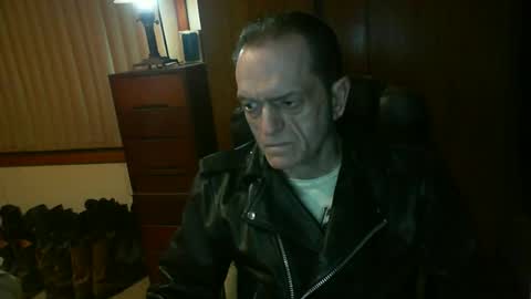 Snapshot of leathergreaser chatting on 23, 6, 2026 leathergreaser online show from 23, 6, 2026