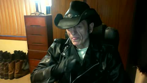 Snapshot of leathergreaser chatting on 7, 7, 2026 leathergreaser online show from 7, 7, 2026