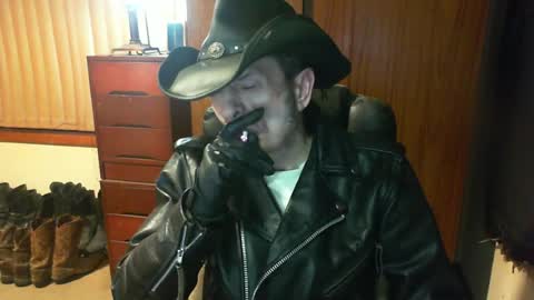 Snapshot of leathergreaser chatting on 7, 7, 2026 leathergreaser online show from 7, 7, 2026