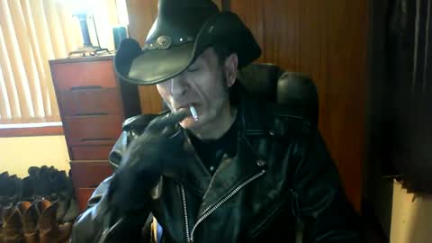 Snapshot of leathergreaser chatting on 14, 7, 2026 leathergreaser online show from 14, 7, 2026