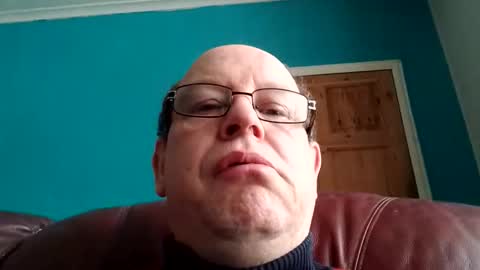 Snapshot of leatherpants68 chatting on 17, 4, 2026 leatherpants68 online show from 17, 4, 2026
