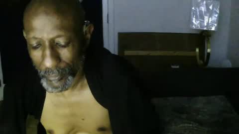 Snapshot of leeguy_hugedick chatting on 6, 7, 2026 Ebony DeafGuy online show from 6, 7, 2026