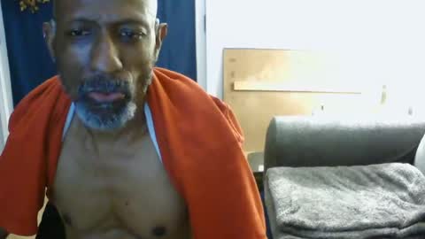 Snapshot of leeguy_hugedick chatting on 1, 8, 2026 Ebony DeafGuy online show from 1, 8, 2026