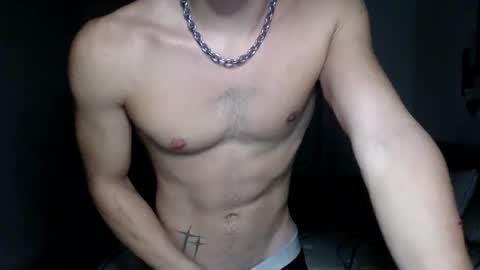 Snapshot of leelonglee chatting on 9, 7, 2026 leelonglee online show from 9, 7, 2026