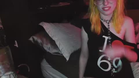 Snapshot of leeloo827944 chatting on 25, 1, 2025 alleycat online show from 25, 1, 2025