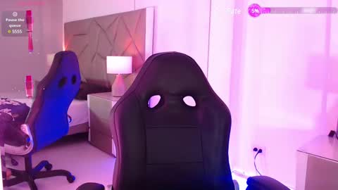 Snapshot of leethompson_ chatting on 19, 2, 2025 Leet  online show from 19, 2, 2025