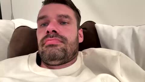 Snapshot of leexxx_69 chatting on 27, 10, 2025 leexxx_69 online show from 27, 10, 2025