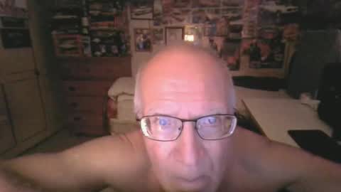 Snapshot of leezamm1132 chatting on 13, 5, 2026 leezamm1132 online show from 13, 5, 2026