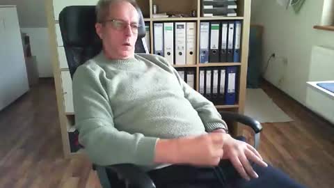 Dave online show from 1, 12, 2025