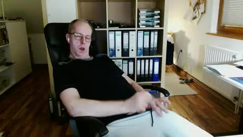 Dave online show from 14, 4, 2026