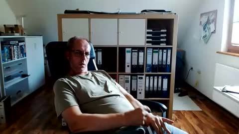 Snapshot of lefti27 chatting on 22, 6, 2026 Dave online show from 22, 6, 2026